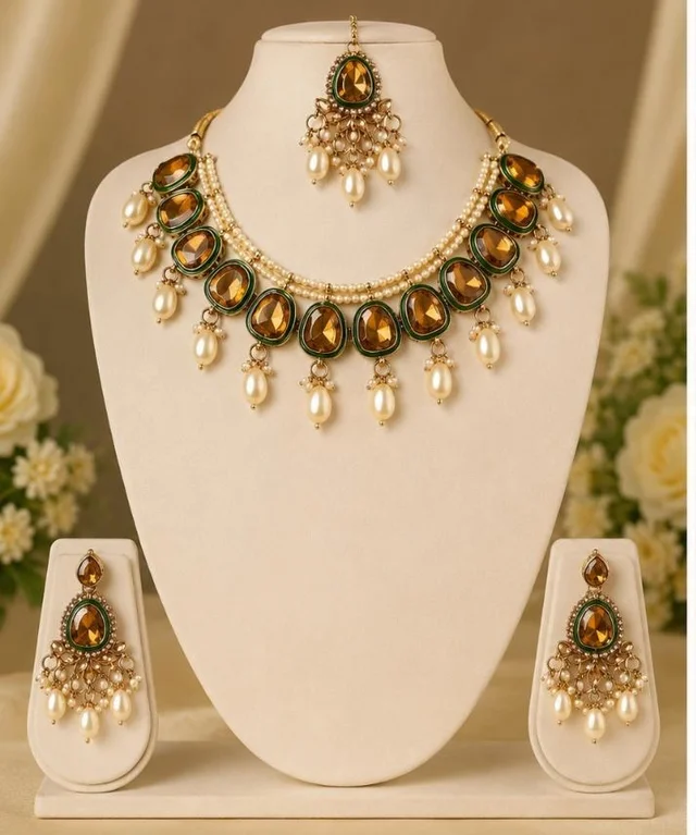 ELEGANT KUNDAN NECKLACE SET