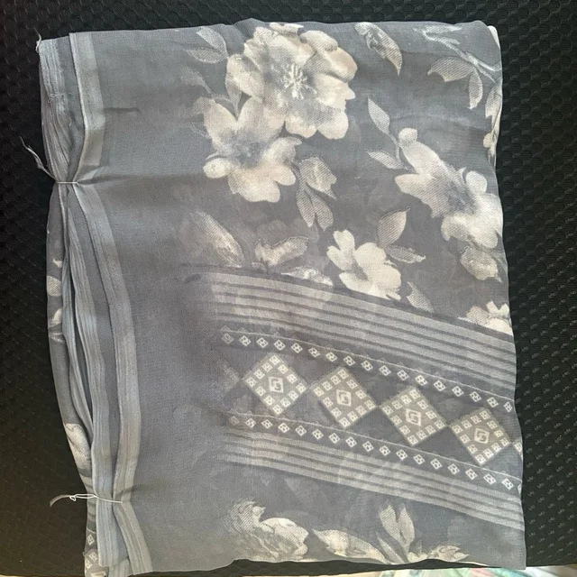 SOFT FLORAL SAREE - Grey