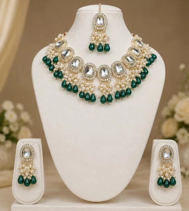 ELEGANT KUNDAN NECKLACE SET