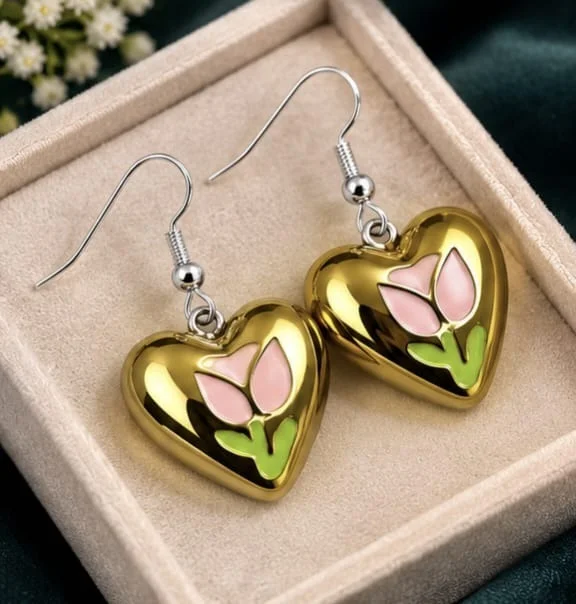HANDMADE HEART SHAPED EARRINGS - Gold