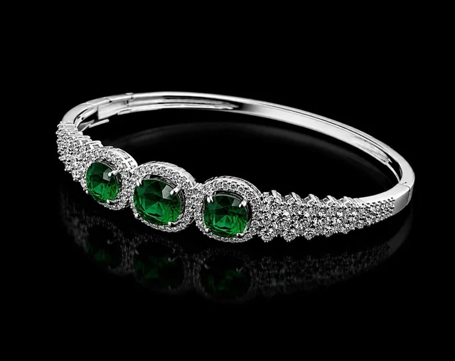 AMERICAN DIAMOND GREEN STONE DESIGNER BRACELET - Green