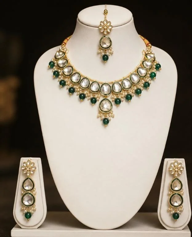 ELEGANT KUNDAN NECKLACE SET