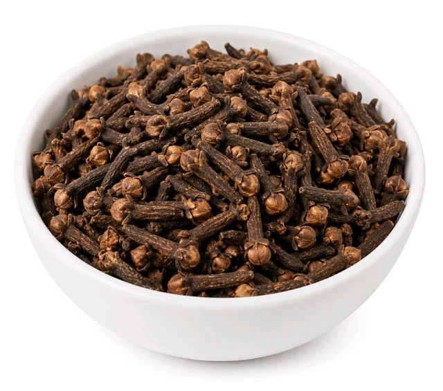 Long / Cloves