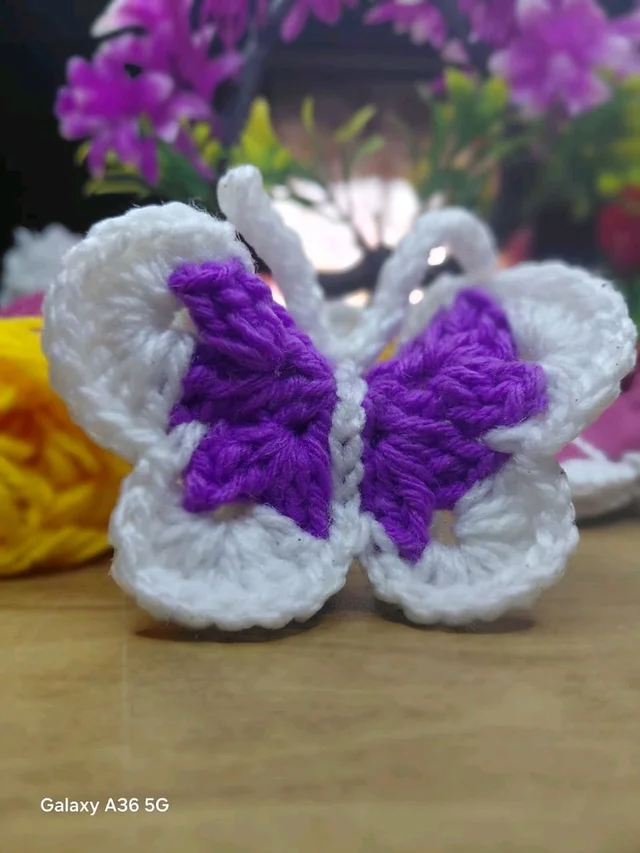 Hand-Crocheted Calla Lily Butterfly Hairclip - Pearl And Amethyst
