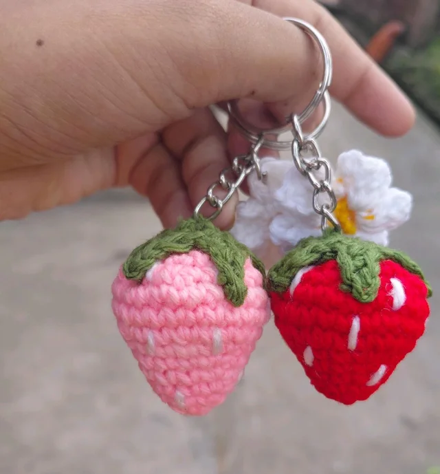 2piece: Hand Crocheted Strawberry Keychains (Red&Pink)
