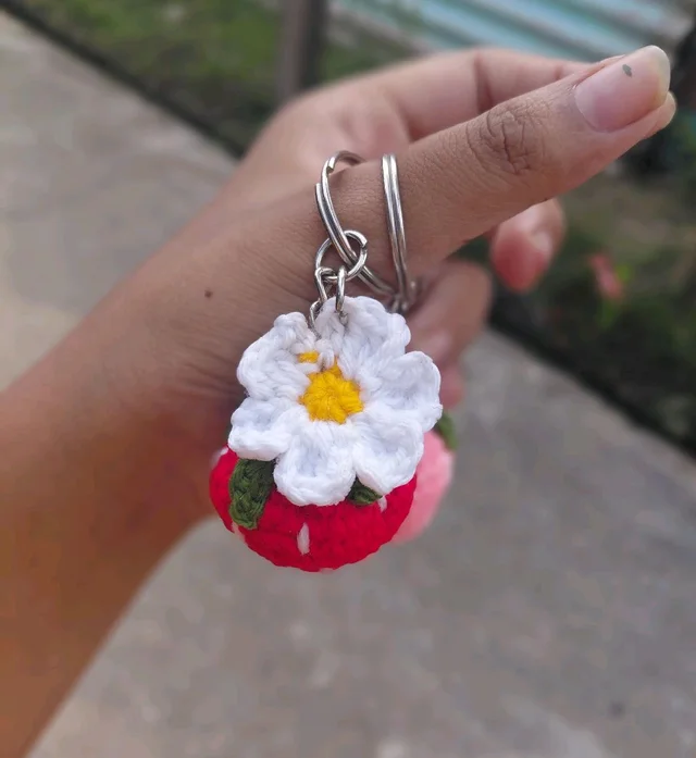 2piece: Hand Crocheted Strawberry Keychains (Red&Pink)