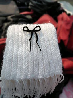 Hang-Crocheted Ribbed Woolen Bow Scraff - White
