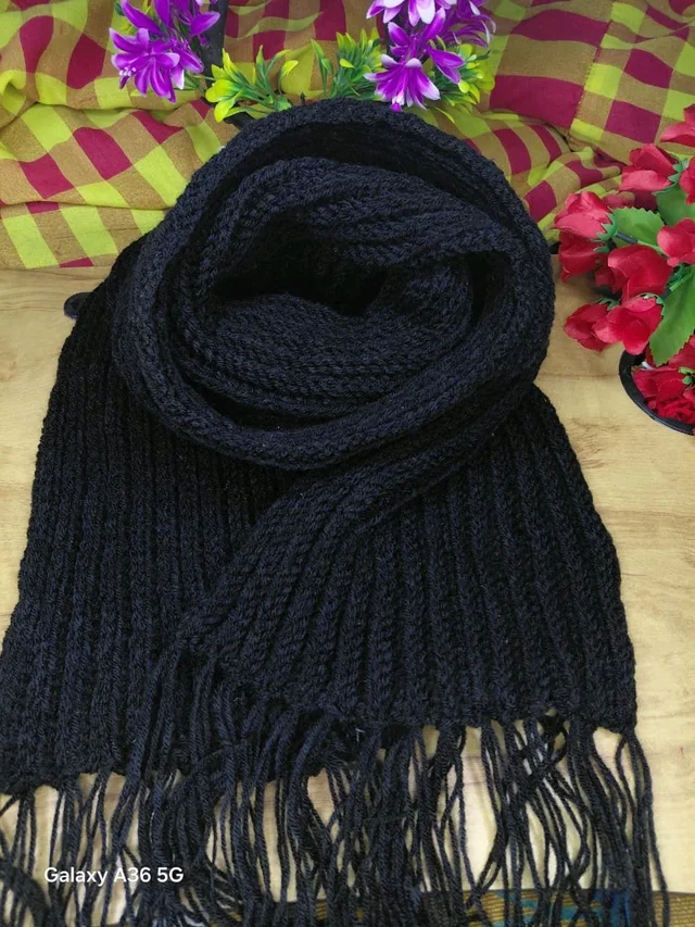 Hang-Crocheted Ribbed Woolen Bow Scraff - Black