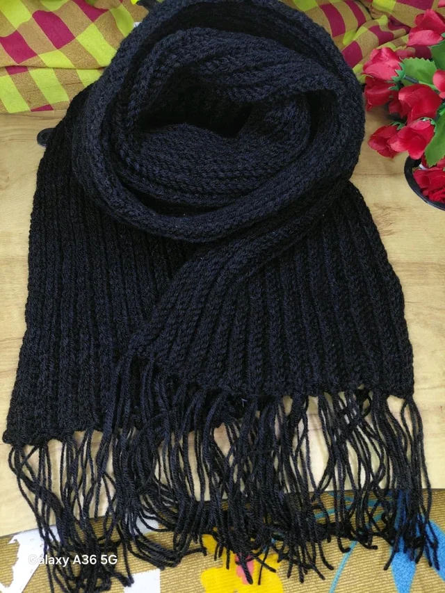 Hang-Crocheted Ribbed Woolen Bow Scraff - Black
