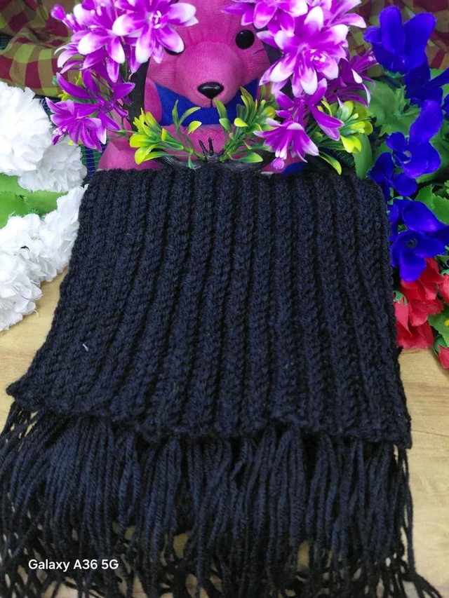 Hang-Crocheted Ribbed Woolen Bow Scraff - Black