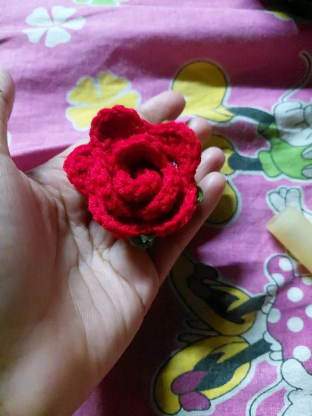 SenCrafts Hand Crocheted Flower Scrunchies Hair Band - rose