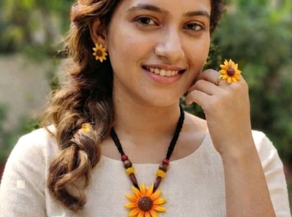 Handmade Sunflower Necklace And Earrings Set 1