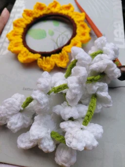 SenCrafts The Sunflower Bloom & Jasmine Dangle Hair Stick Set