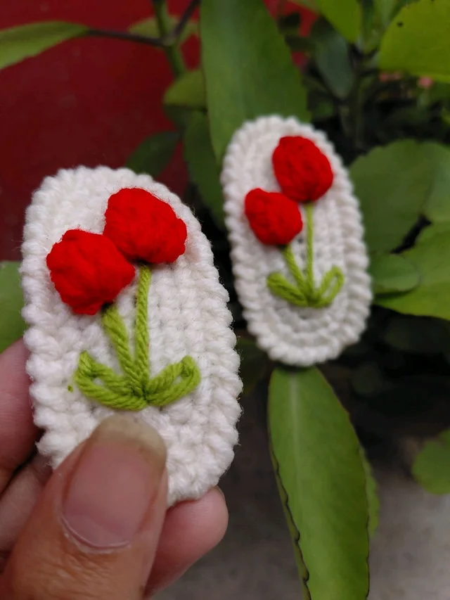 SenCrafts Hand Crocheted Tulip Hair Clips Pair (2piece)