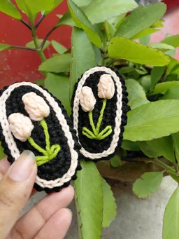 SenCrafts Handmade Crocheted Tulip Hair Clips Pair (2piece)