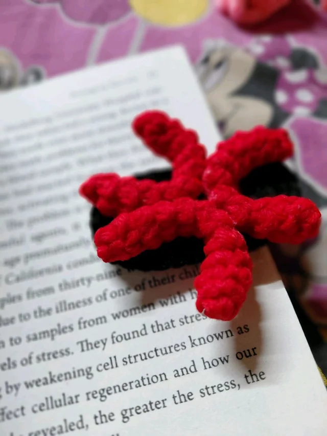 SenCrafts Hand Crocheted Red Woolen Hair Clip