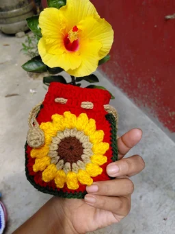 SenCrafts Hand Crocheted Sunny Blooms Pouch