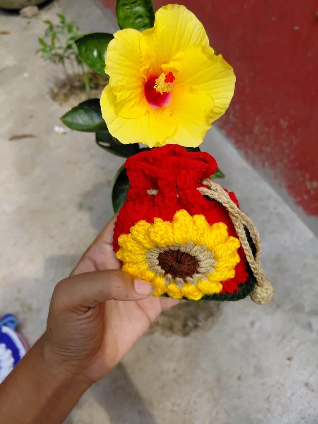 SenCrafts Hand Crocheted Sunny Blooms Pouch