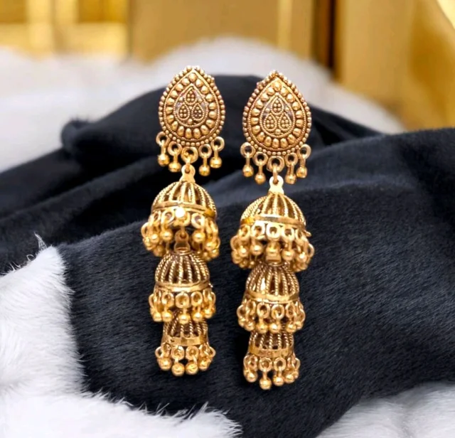 Golden Anti Turnished Earrings Set