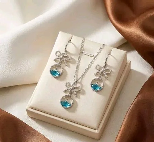 Pendent Set