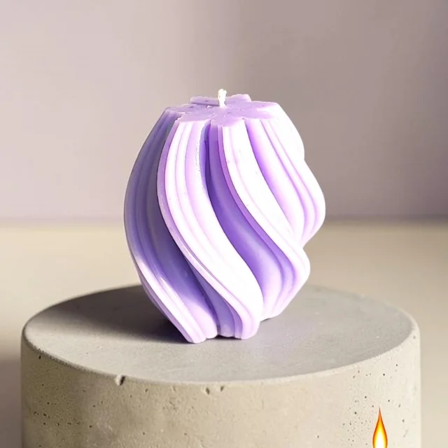 Swirl Twisted Scented Candle - Lavender Fields