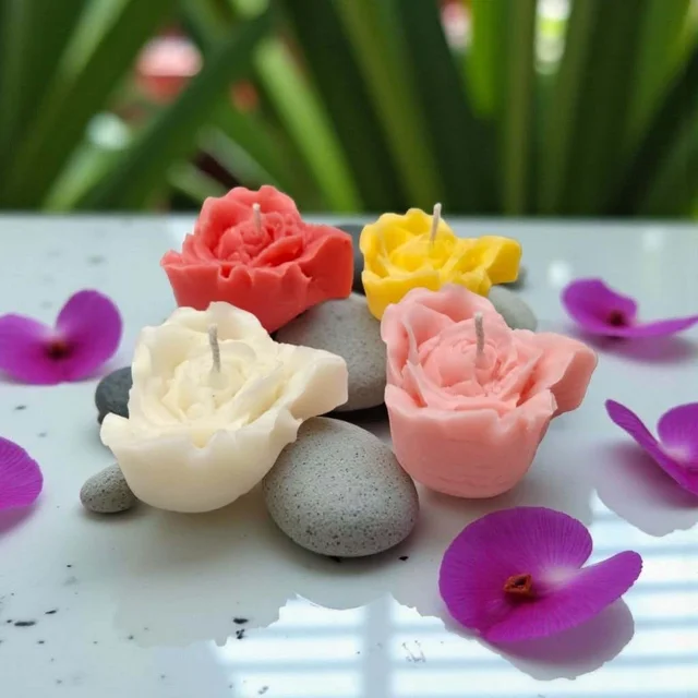 Rose Flower Scented Candle (4 Pcs) - Honeysuckle Dew