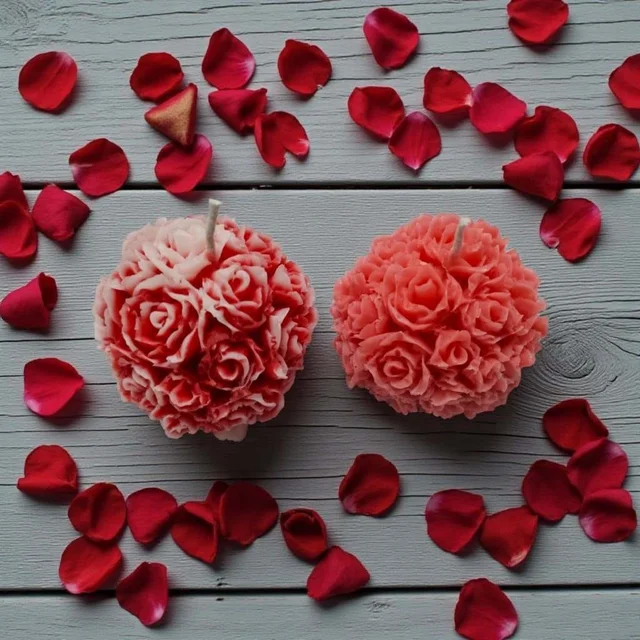 Round Flower Scented Candle (2 Pcs) - Honeysuckle Dew