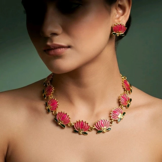 #NTQ32 Antique Lotus Necklace Set