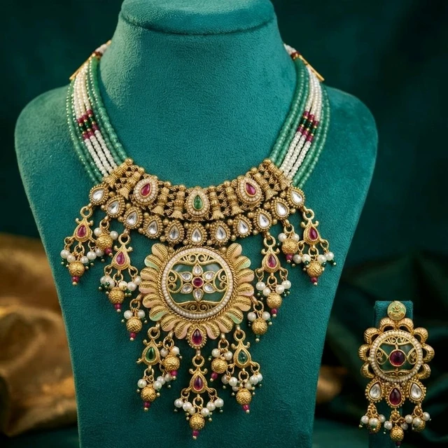 #NTQ38 Antique Heritage Necklace Set