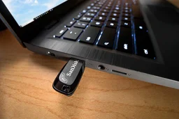 SanDisk Ultra Shift 64GB, USB 3.0, Flash Drive, 100MB/s R, Pendrive, Black (SDCZ410-064G-I35)