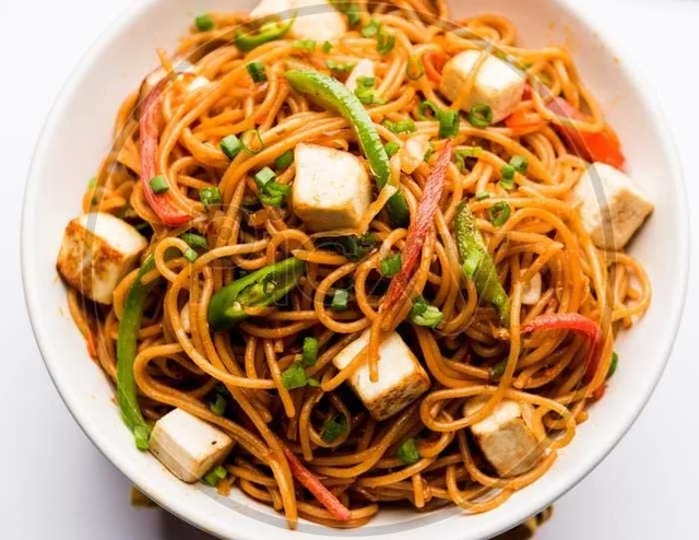 Paneer Chaumin Full Plate