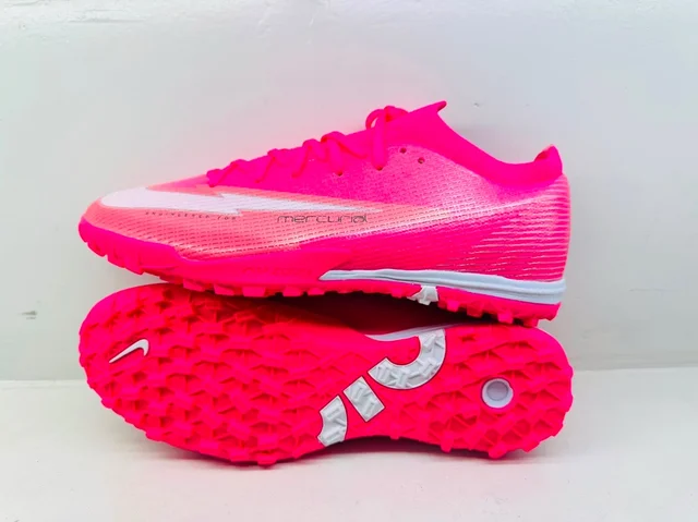 Turf Vapor 13 Pink KM Edition For Artificial Ground - UK 9