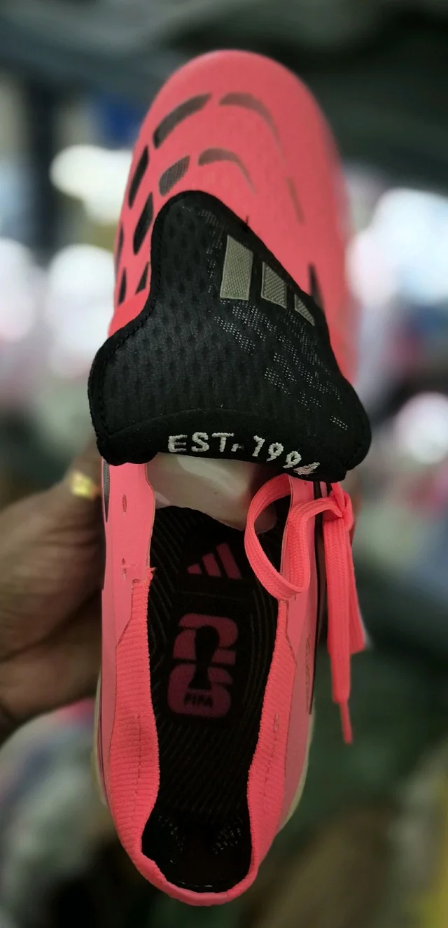 Predator Elite Fold-Over Tongue (FT) !! Pink And Black - UK 6.5