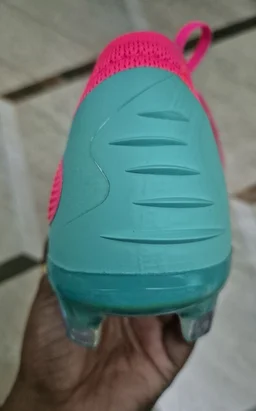 Phantom 6 Low Elite football boot.multi-color pink and teal - UK 6