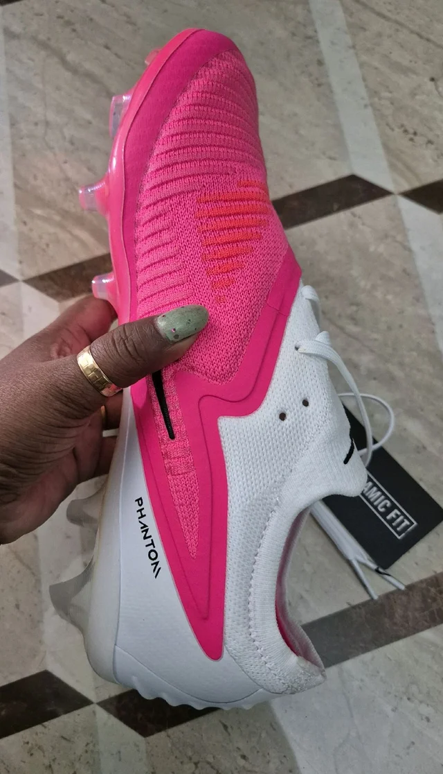 Phantom 6 Low football boot. White And Pink Colour - UK 4.5