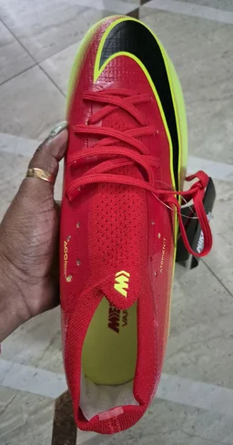 Mercurial Vapor 17 Elite FG football boot.Red and Yellow Colour - UK 7.5