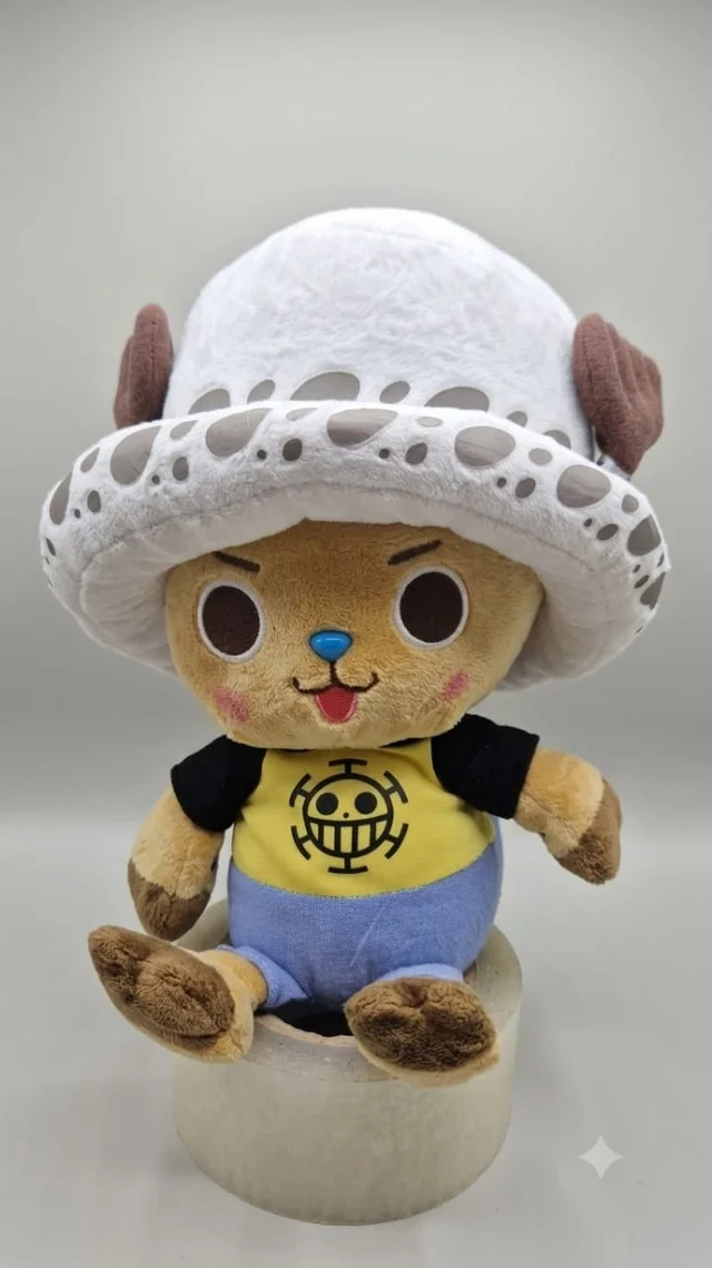 One Piece: Tony Tony Chopper (Trafalgar Law Outfit) Plush