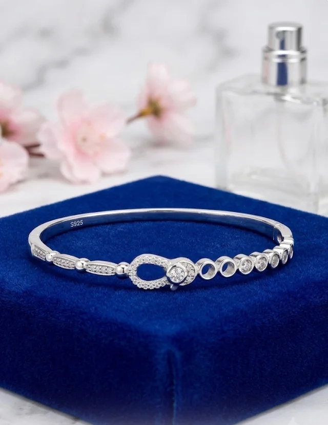 Silver Luxe Loop Bracelet 