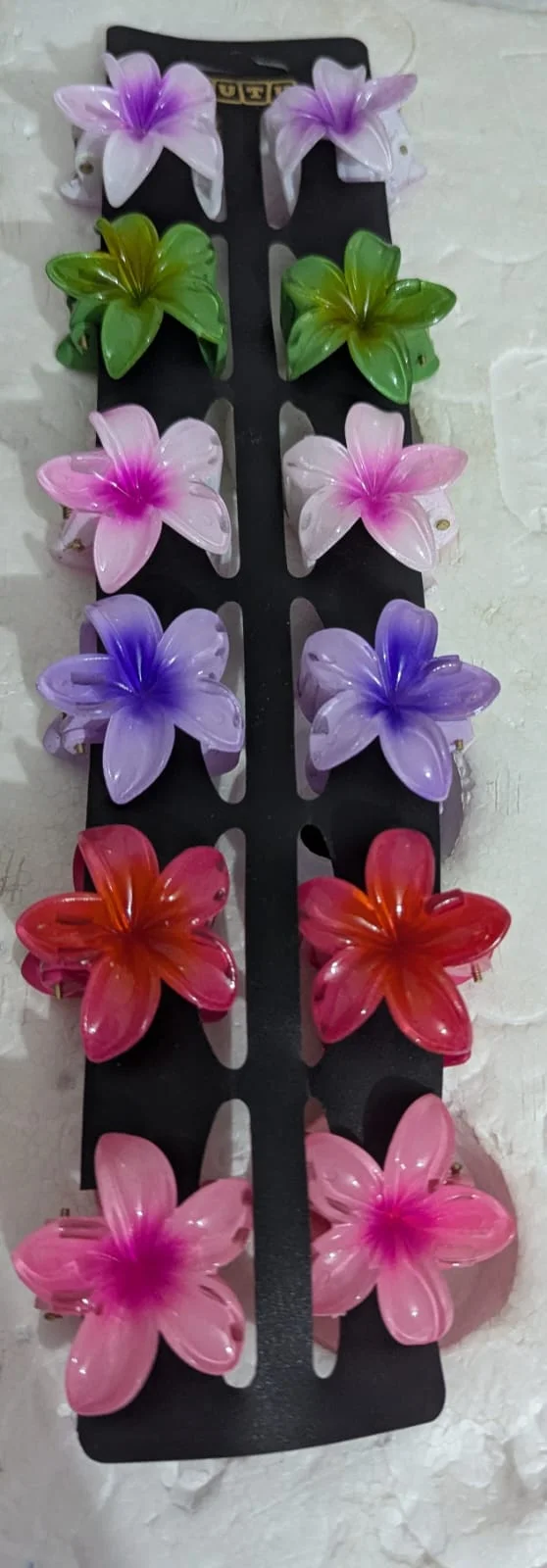Hurrtale Big Multicolor Plastic Floral Hair Clutch For Women - Pack Of 4