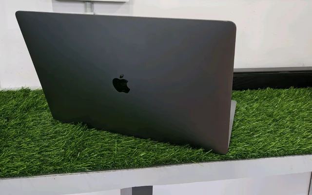 Apple Pre Owned Macbook Pro 16" I9 16gb/1tb