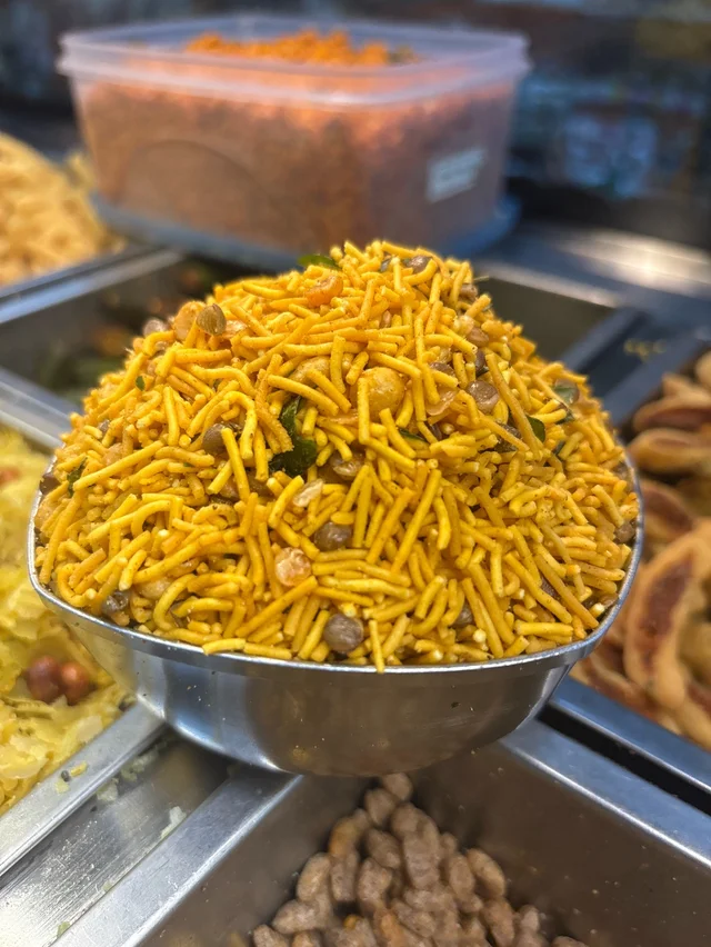 BOMBAY MIXTURE 250 Gms