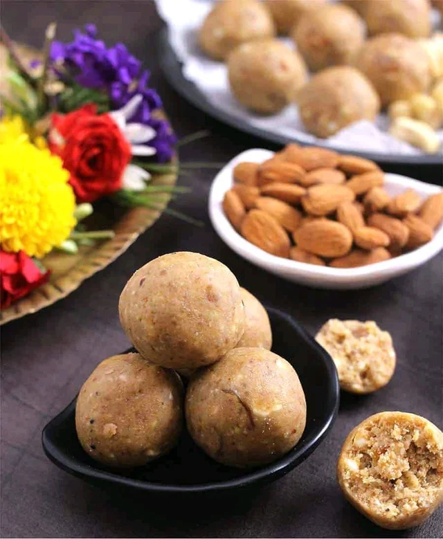 Aata Ladoo