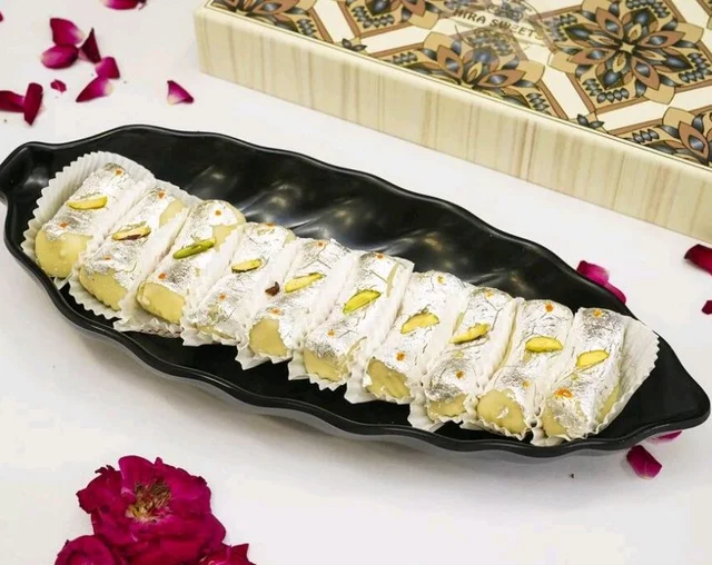 Mawa pista Roll 