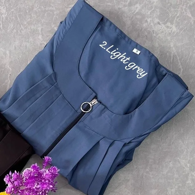 Beutiful pleated zipper abaya with elastic sleeve s. (With black hijab) - light grey