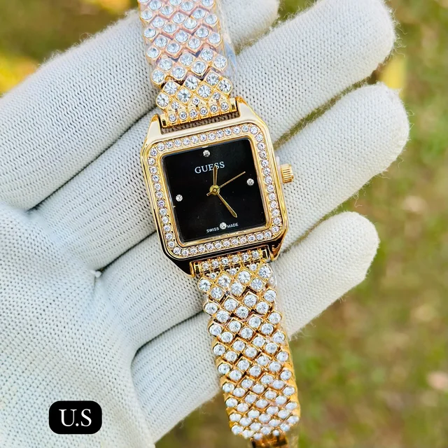Ladies β
*A beautiful Diomond watch designed to stand the test of time.* β
- full gold