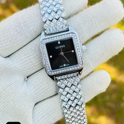 Ladies β
*A beautiful Diomond watch designed to stand the test of time.* β
- full gold