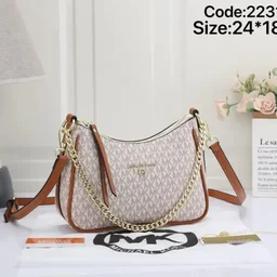Michael Kors Jet Set Charm Small Logo Pochette - white