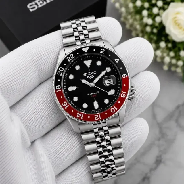 Premium Seiko presents Gmt Quartz - red