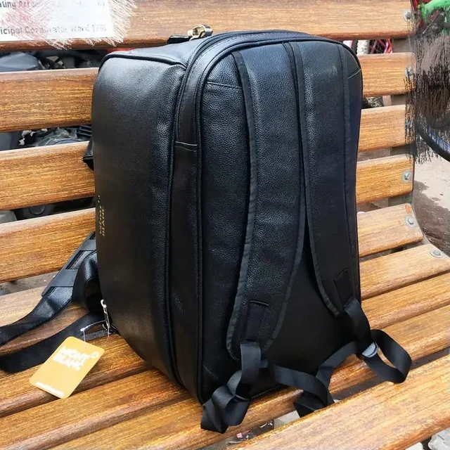Travel DUFFLE Bag , 6 Compartments For Men's And Women's - brown