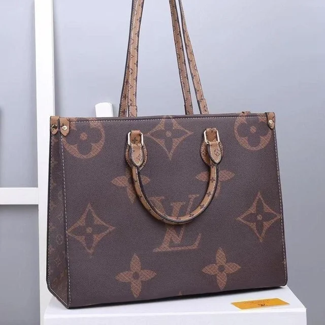 Very Superior Leather 12A Quality Big Size Bag For Women Very Stylish And Trendy